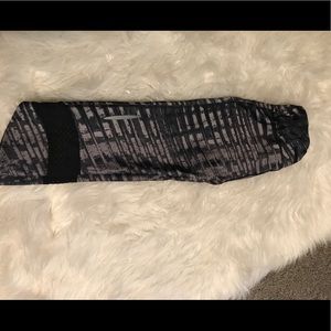 Under Armour capris - size small